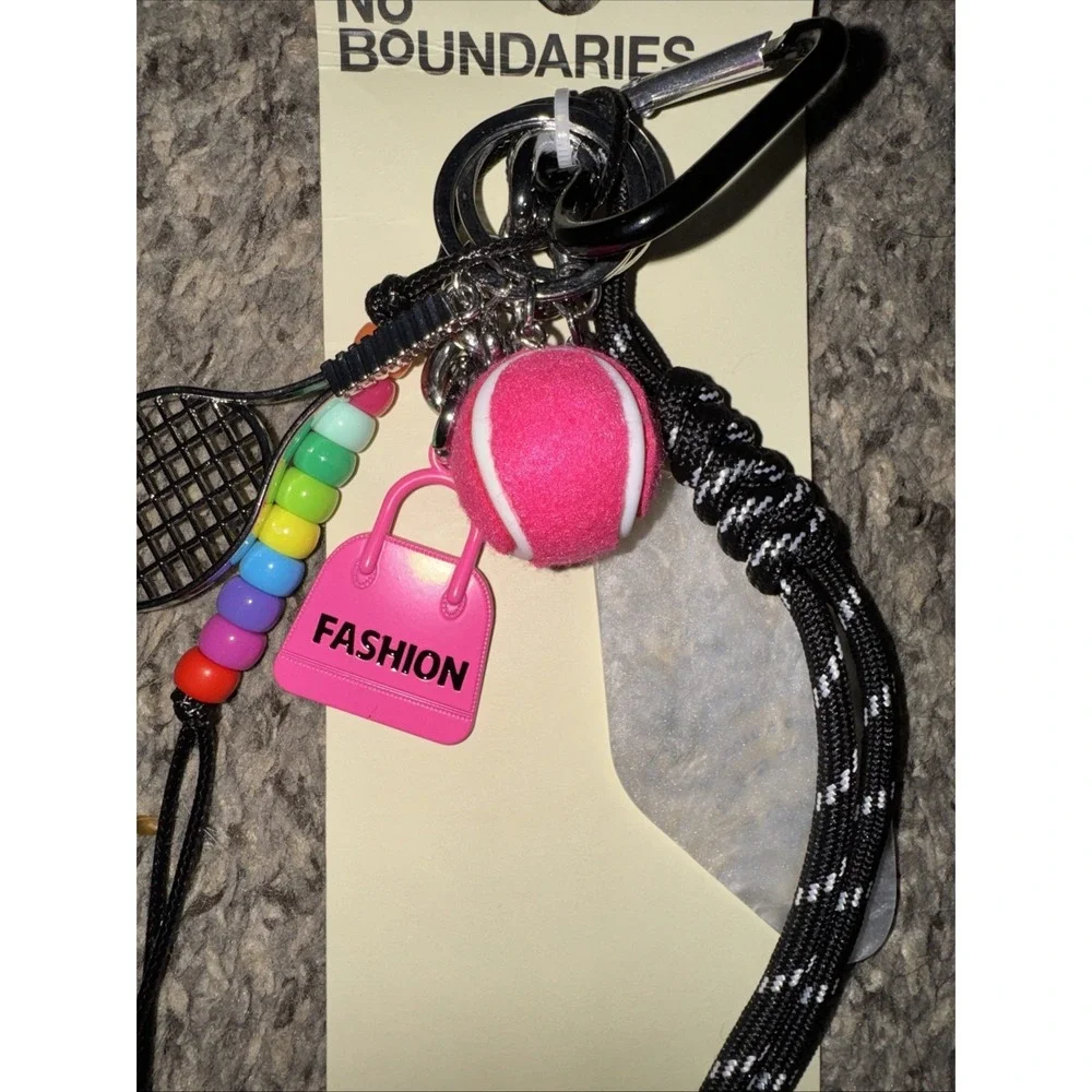 No Boundaries 6-in-1 Bag Charm Keychain New